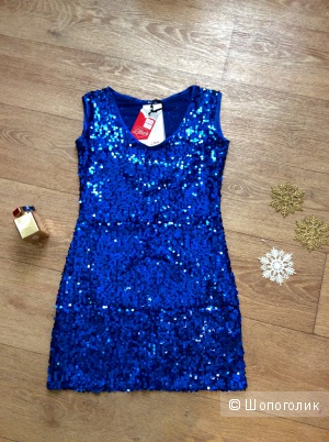 Коктейльное итальянское платье усыпанное пайетками синего цвета.