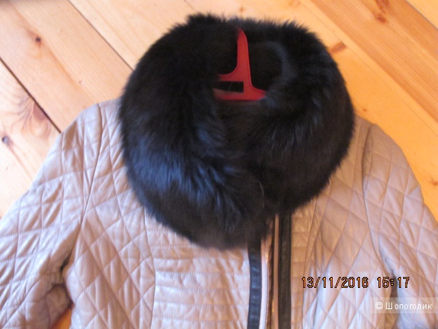 Кожаное пальто с меховым воротником 42-44 размер