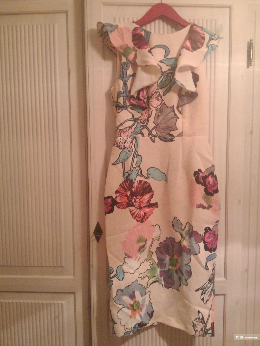 Платье-футляр с оборками и размытым цветочным принтом ASOS