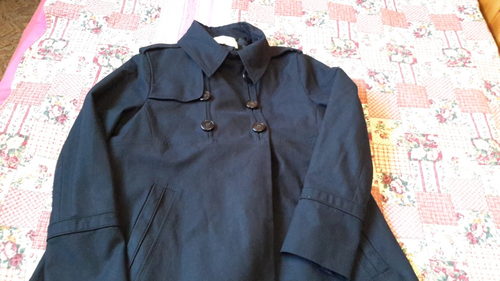 Куртка-укороченный плащ фирма Zara размер L в хорошем состоянии.