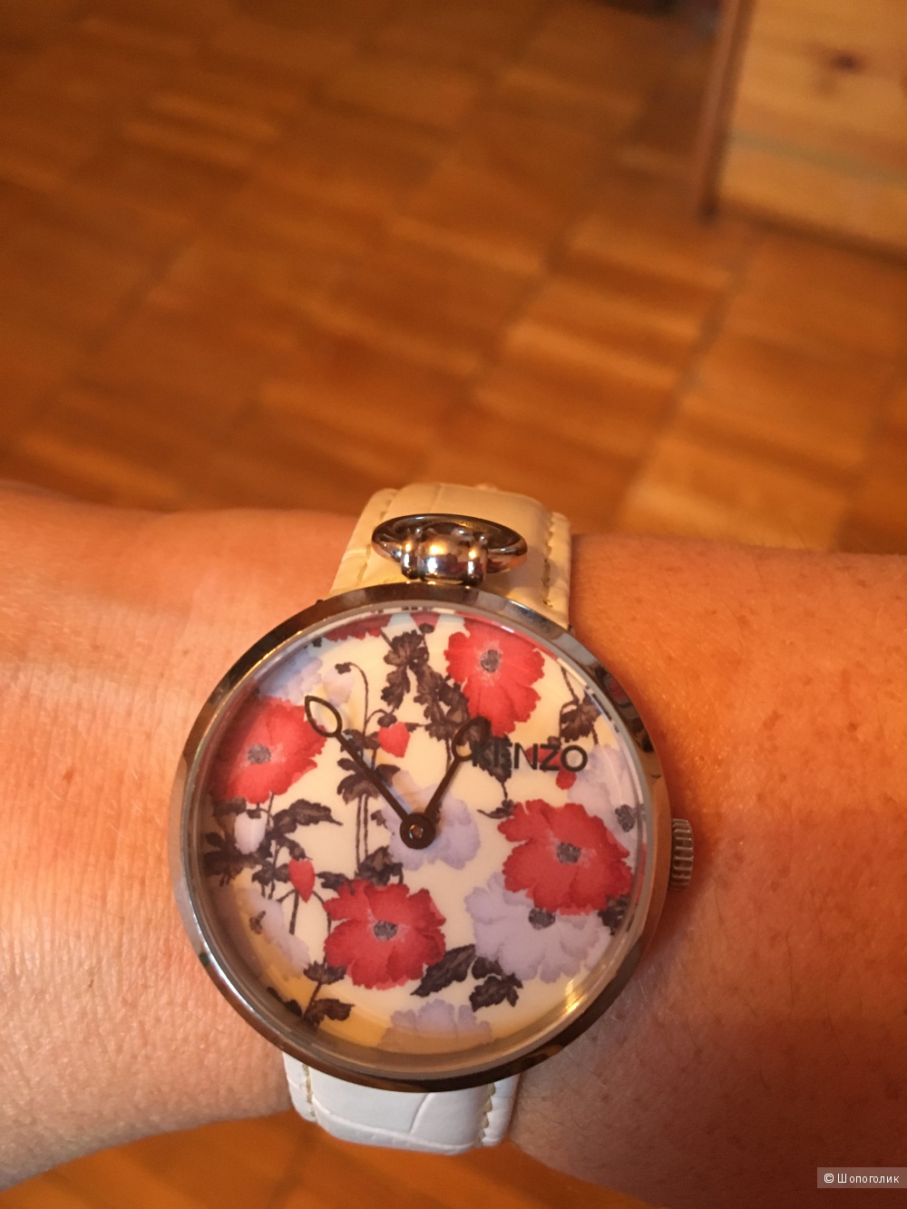 Часы с цветочным орнаментом Kenzo на белом кожаном ремешке