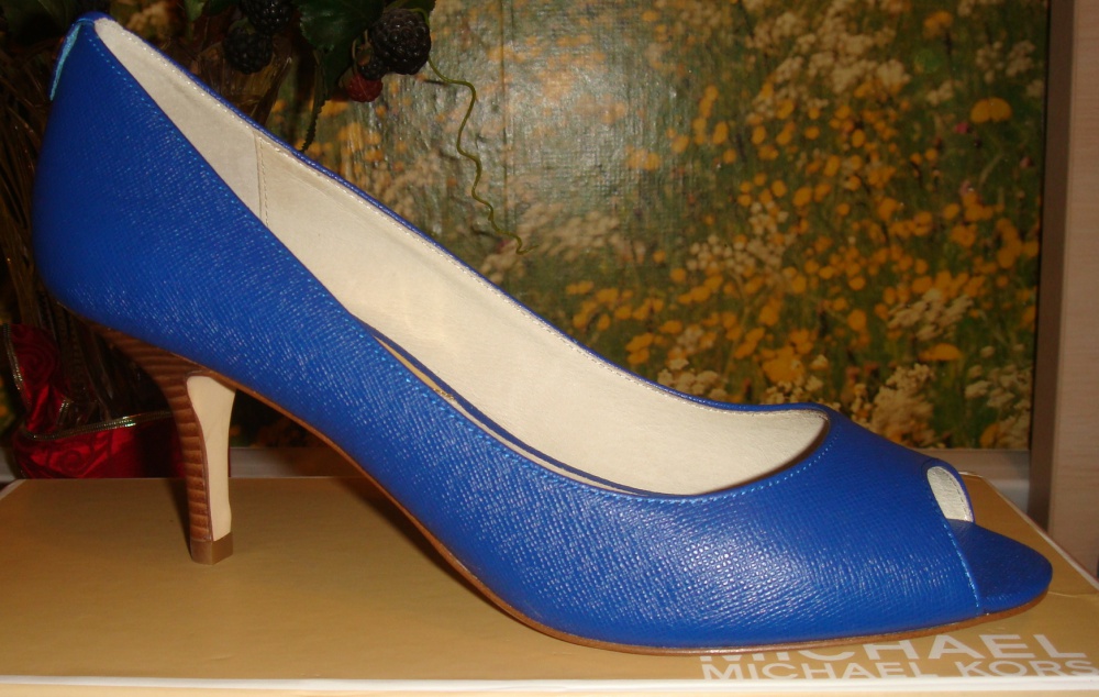 Элегантные Туфли Michael Kors (новые) цвет синий,  размер 37.