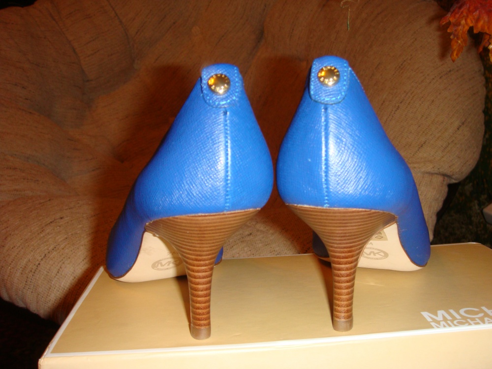 Элегантные Туфли Michael Kors (новые) цвет синий,  размер 37.