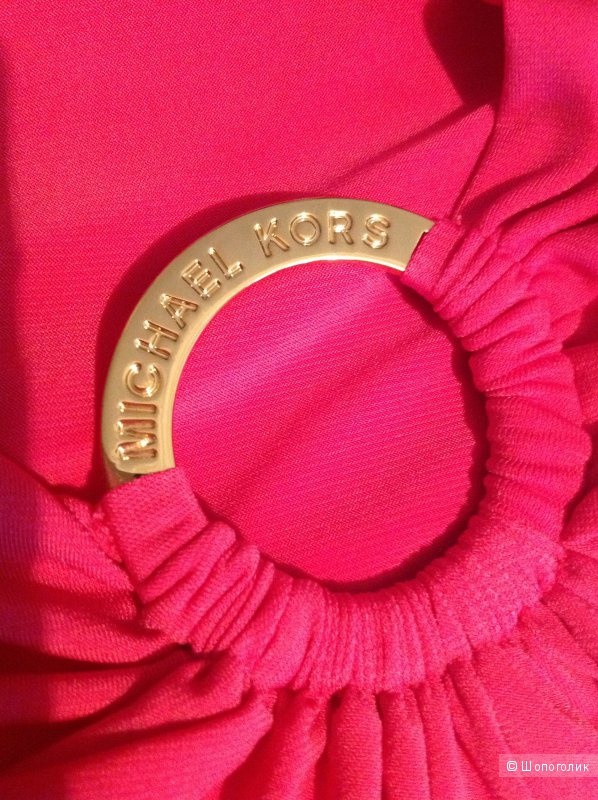 Топ цвета фуксии  с  кольцом от Michael Kors  48-50 L