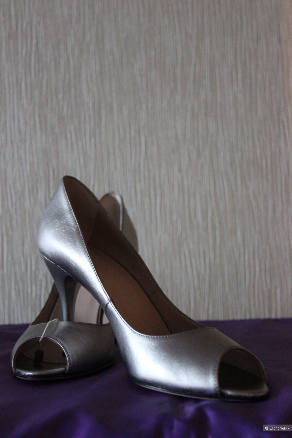 Новые туфли ANCARANI, Италия, натуральная кожа, серебристого цвета на 38 - 39 размер.