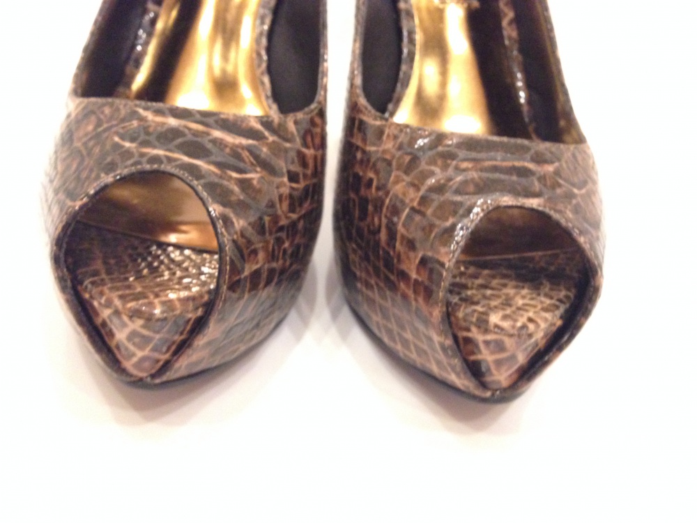 Красивые "змеиные" туфли от STEVE MADDEN р.38.5 Новые
