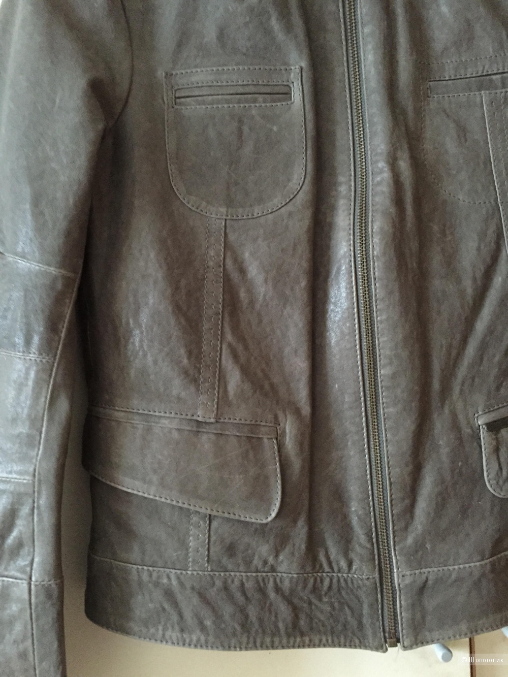 Кожаная куртка французской марки CHEVIGNON размер L маломерит очень сильно!