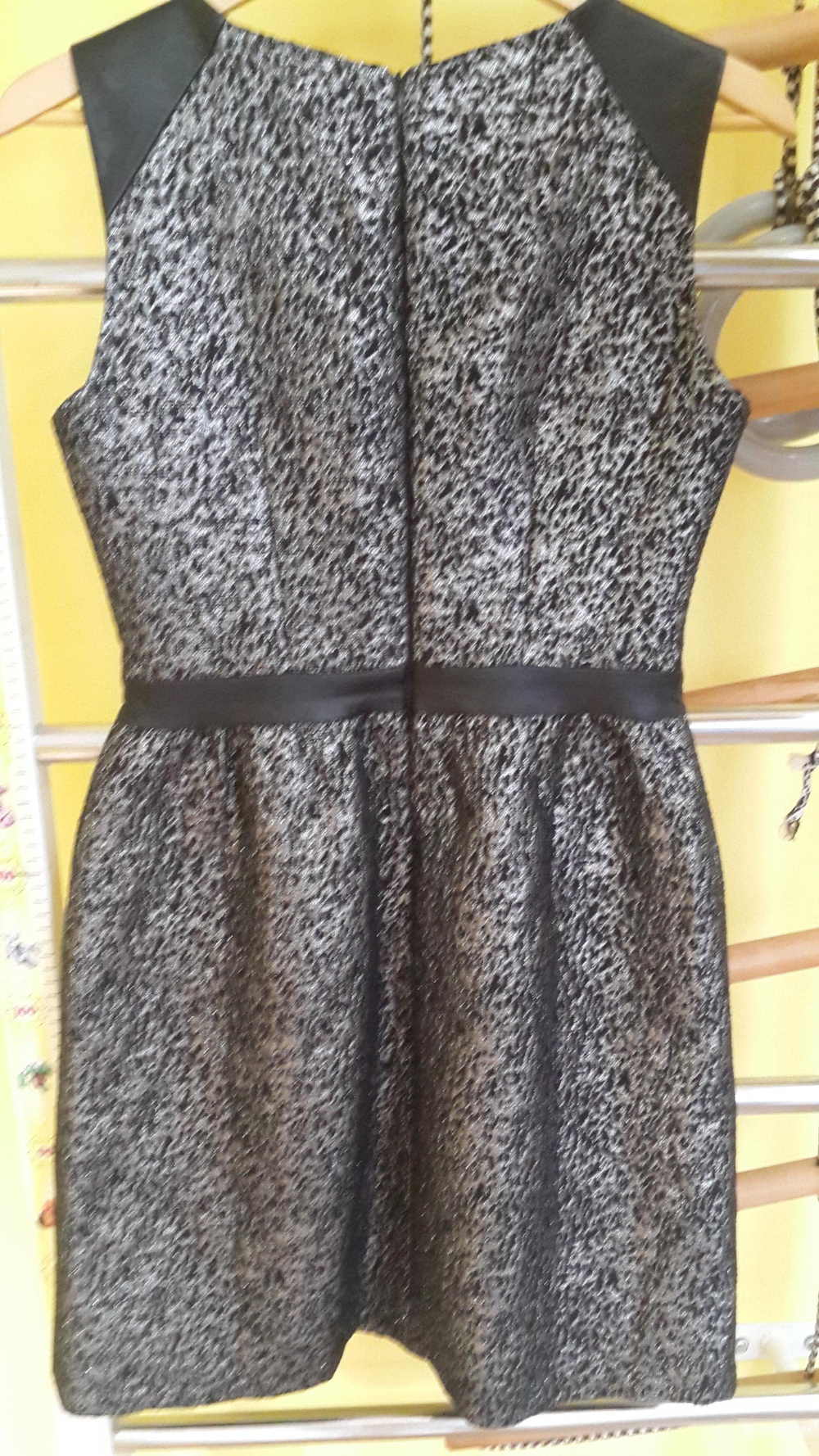Новое красивое платье Reserved 38 евро размер черное с серебром