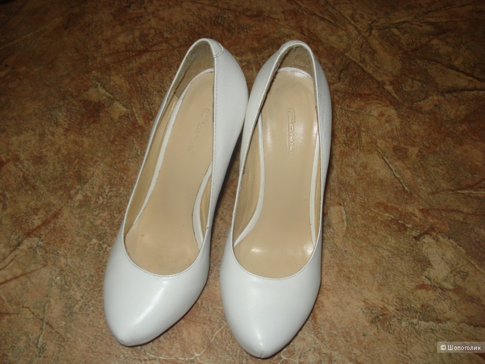 Итальянские кожаные белые туфельки Conni р.34