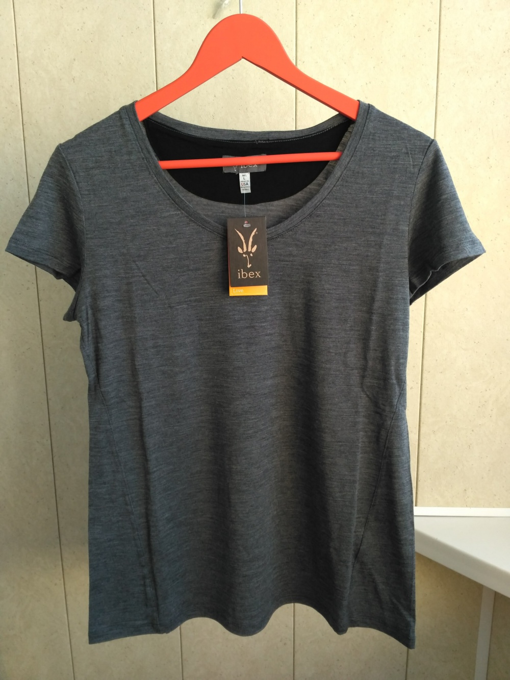 Женская футболка Ibex из шерсти мериноса 17.5 микрон