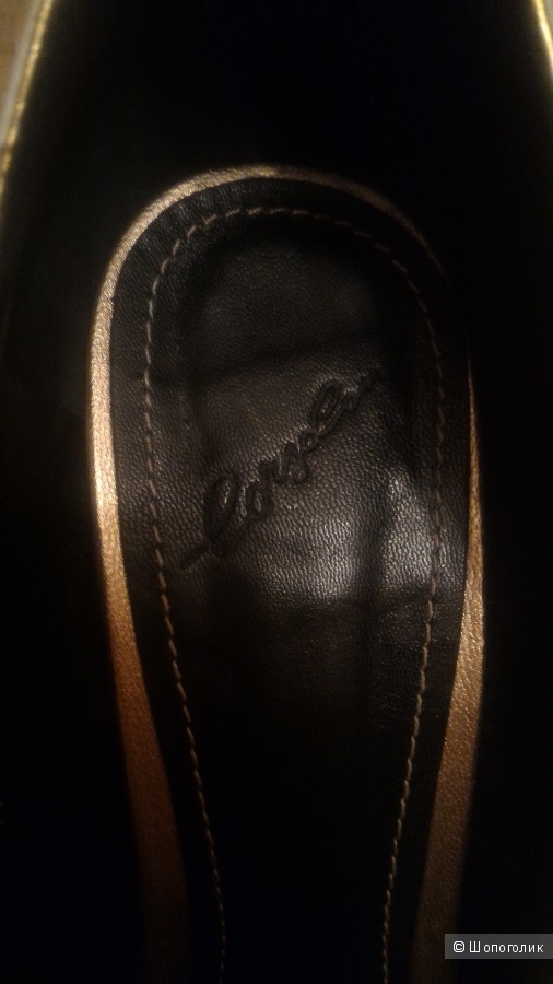 Corso Como. Кожаные туфли с вставками черного цвета на высоком каблуке, 39 размер