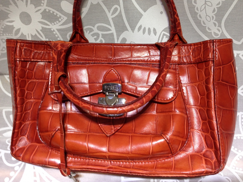 Красивая маленькая сумка с ключиком FURLA