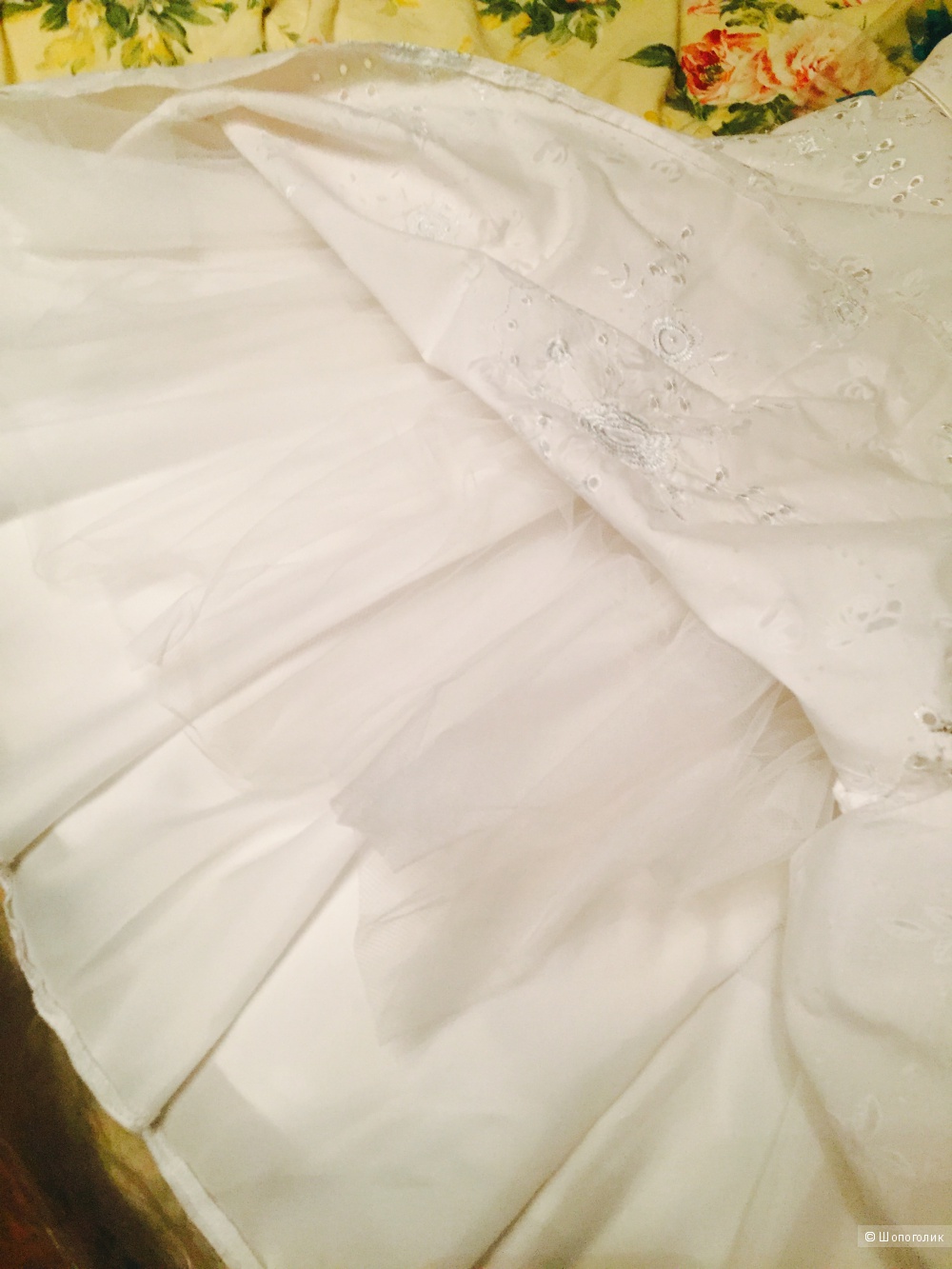 Платье фирмы  SWING Нежнейшее белое с вышивкой размер 46