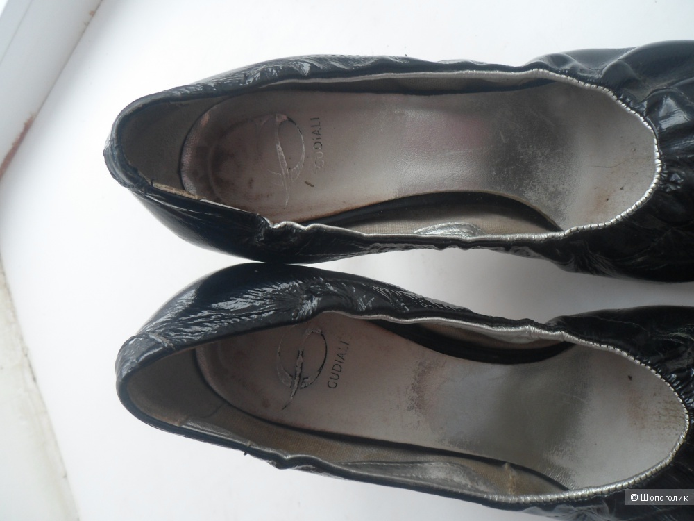 Итальянские лаковые туфли из натуральной кожи фабрики Gudiali.