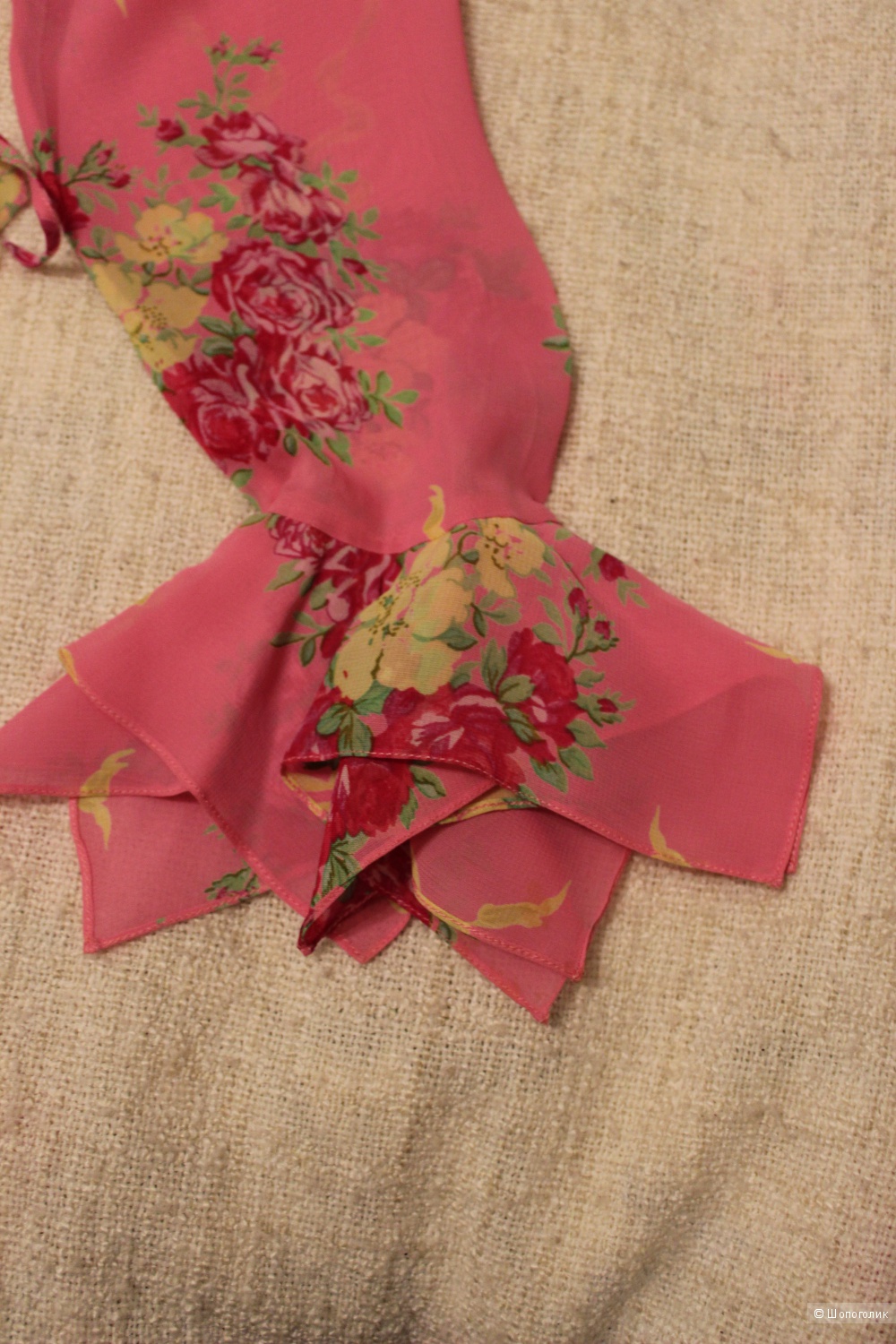 Блузка розовая с цветочным принтом, на 44-46 размер.