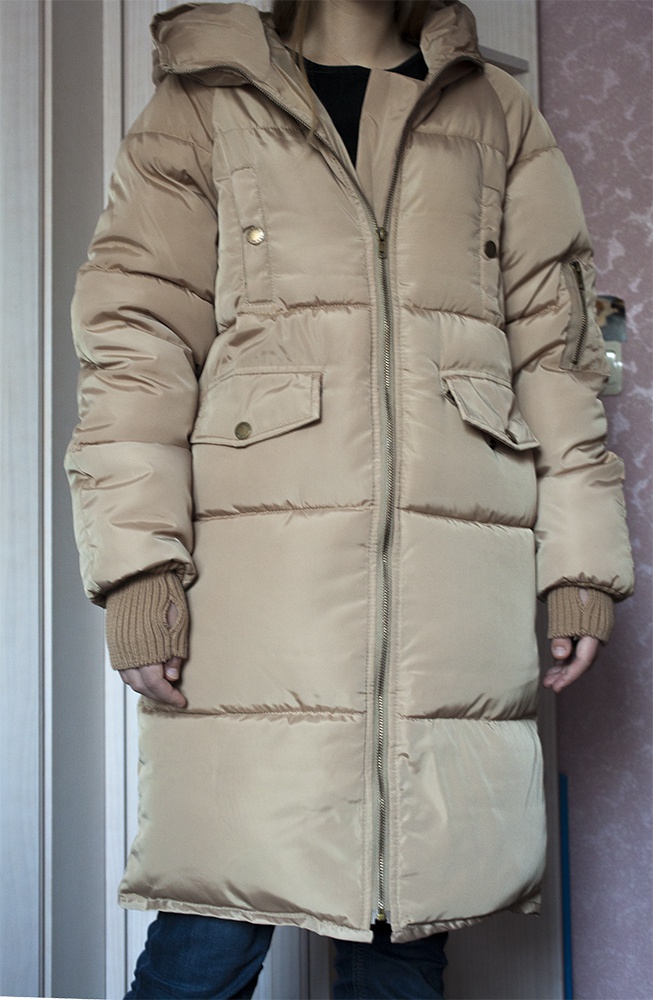 Новое пальто, золотистого цвета, не пуховик, на рост 160-168 (примерно) и размер xs-s