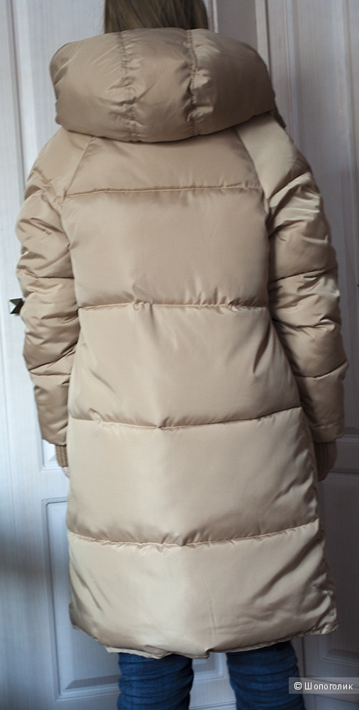 Новое пальто, золотистого цвета, не пуховик, на рост 160-168 (примерно) и размер xs-s