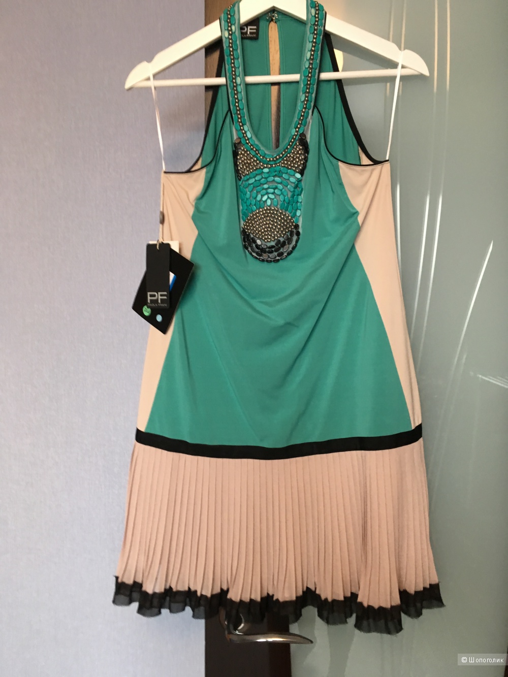 Платье PF PAOLA FRANI, с YOOX, новое, 42 ит размер, расшито украшениями.