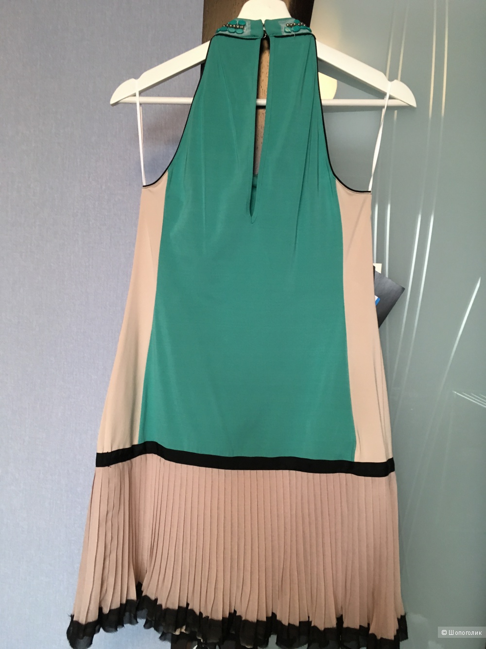 Платье PF PAOLA FRANI, с YOOX, новое, 42 ит размер, расшито украшениями.