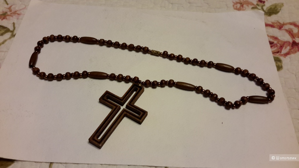 Крест из ценных пород дерева и бусин из Армении новый