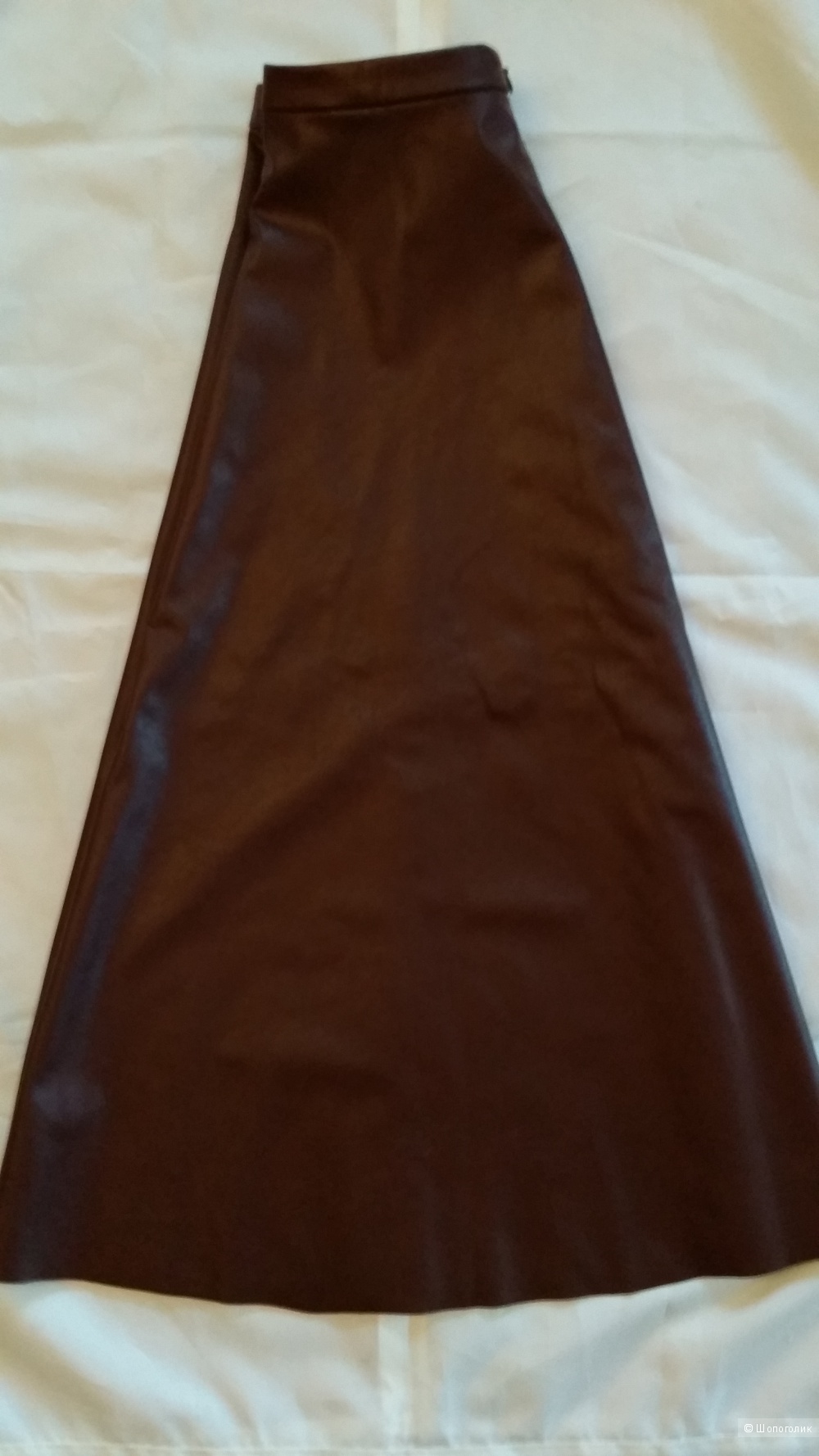 Юбка Beneton из искусственной кожи с застежкой на молнию сзади 40-42 размера.