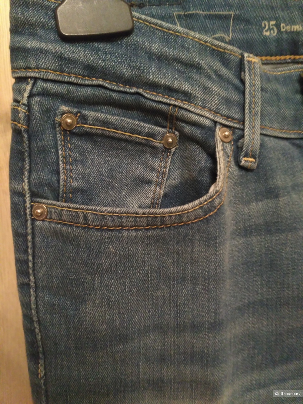 Новые джинсы Levi's, 25