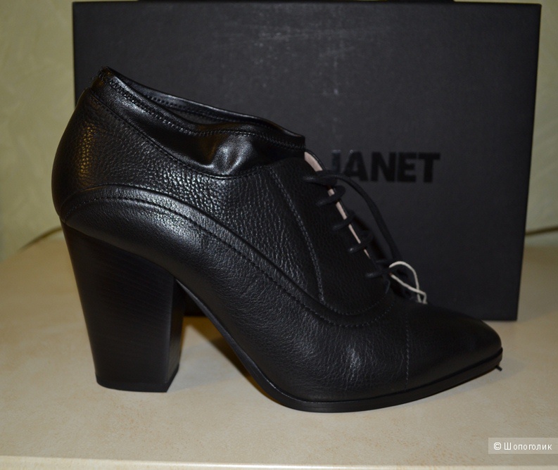 Кожаные ботинки на шнурках фирмы JANET & JANET, новые, размер 40