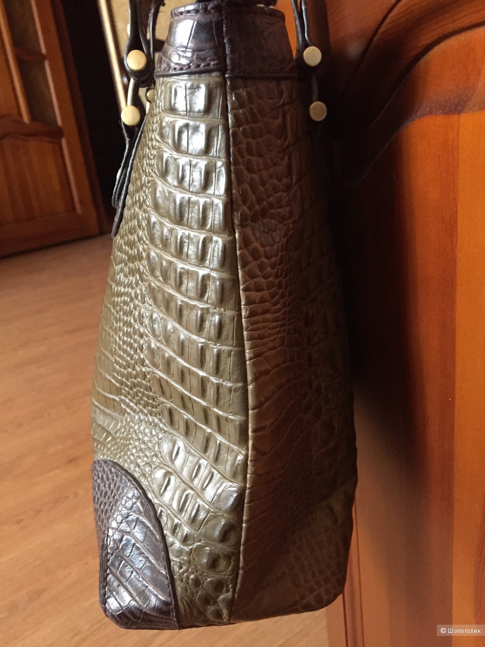 Кожаная сумка с выделкой под крокодила Etienne Aigner