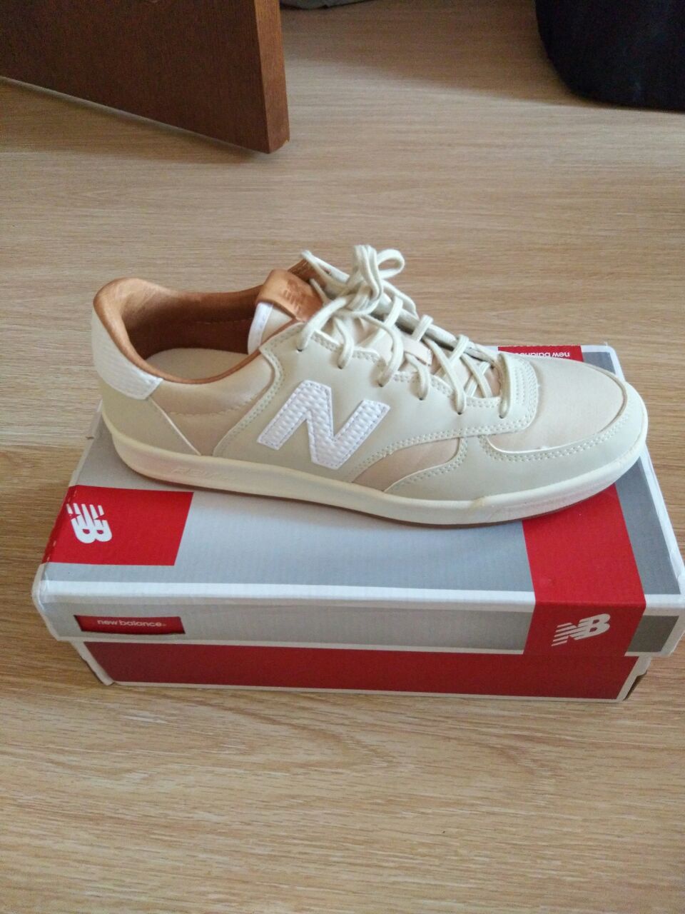 New balance 300 новые, размер 7,5 UK (российский 40)