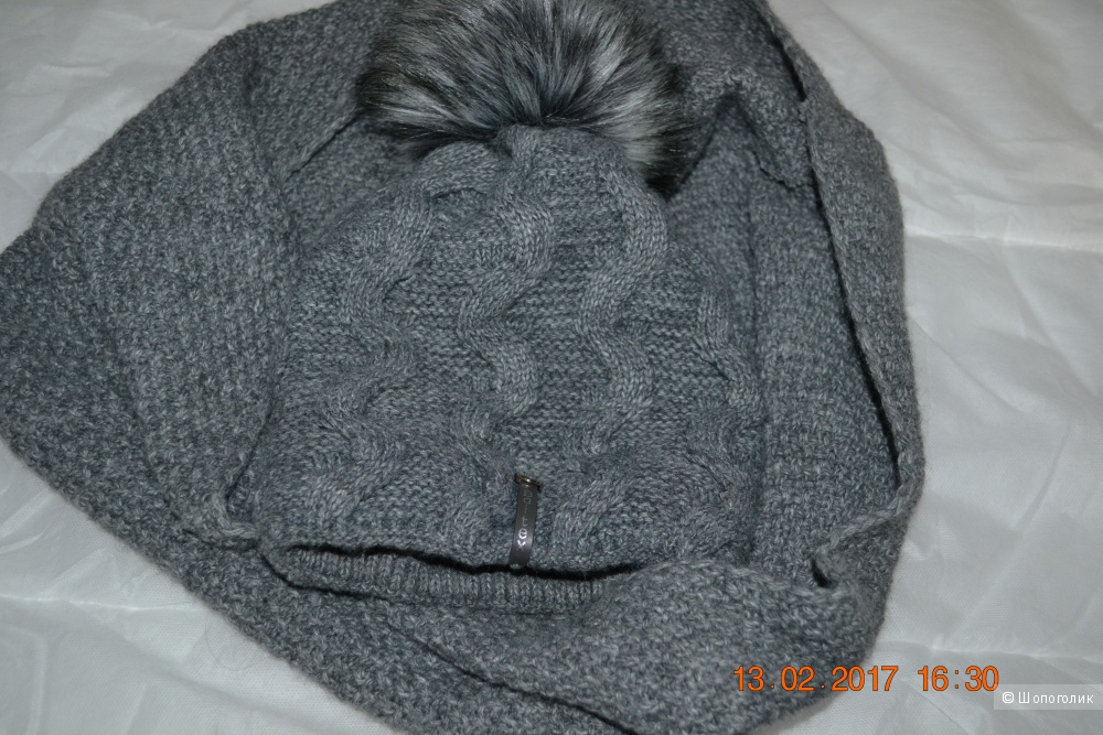 Стильный комплект шапка и шарф-снуд