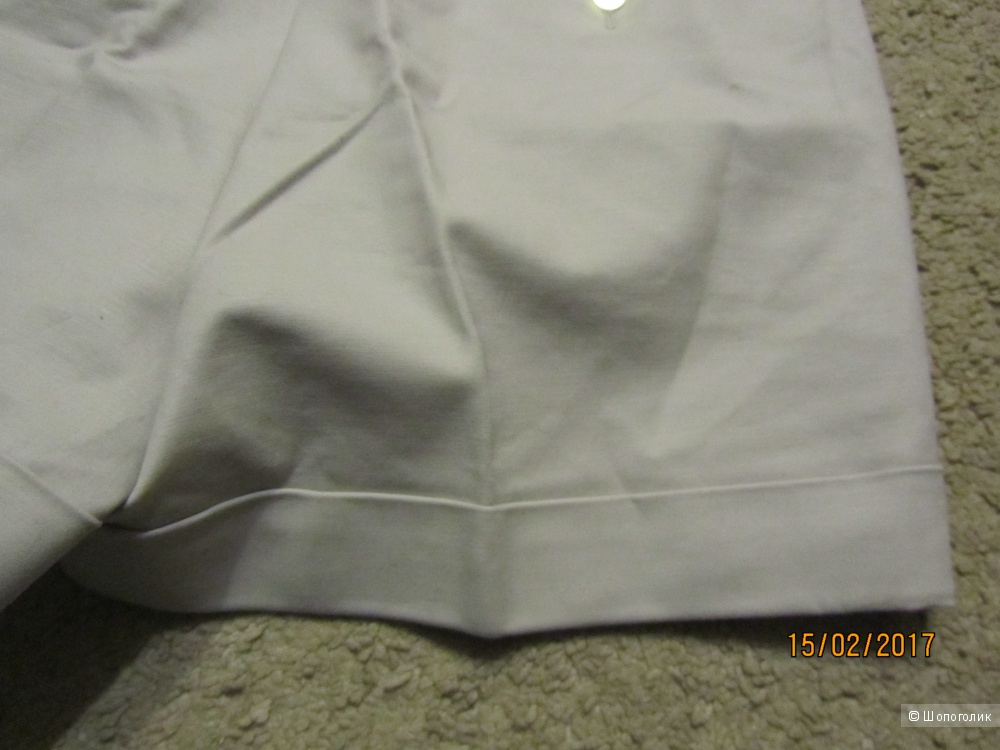 Стильные новые бежевые шорты р.42-44 из пиджачной ткани.