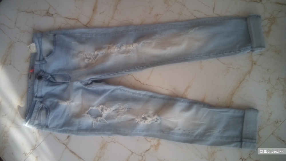 Модные рваные джинсы ONLY голубого цвета высокая посадка