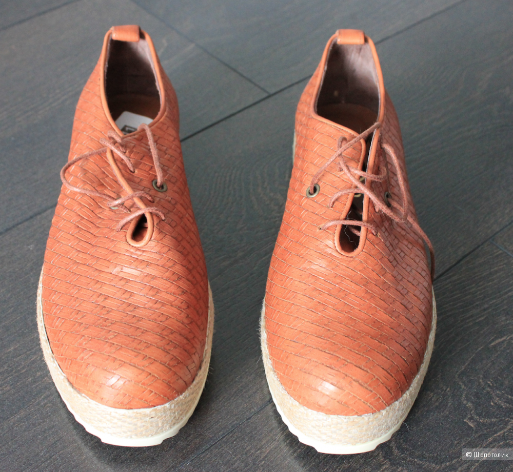 Кожаные ботиночки насыщенного цвета 39 размер