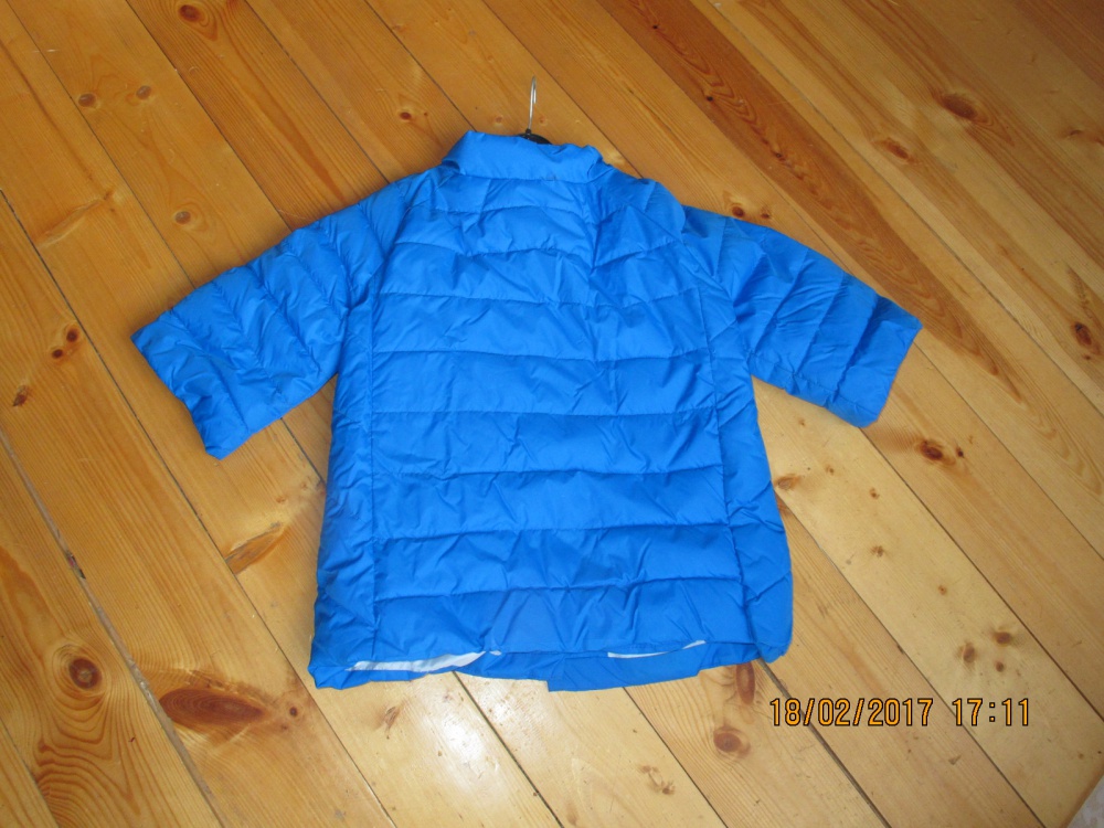Легкая куртка 42-44 размер