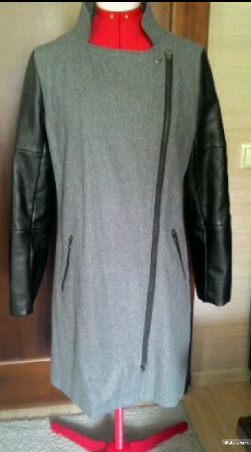 Пальто серое с рукавами из заменителя ( размер М) б/у