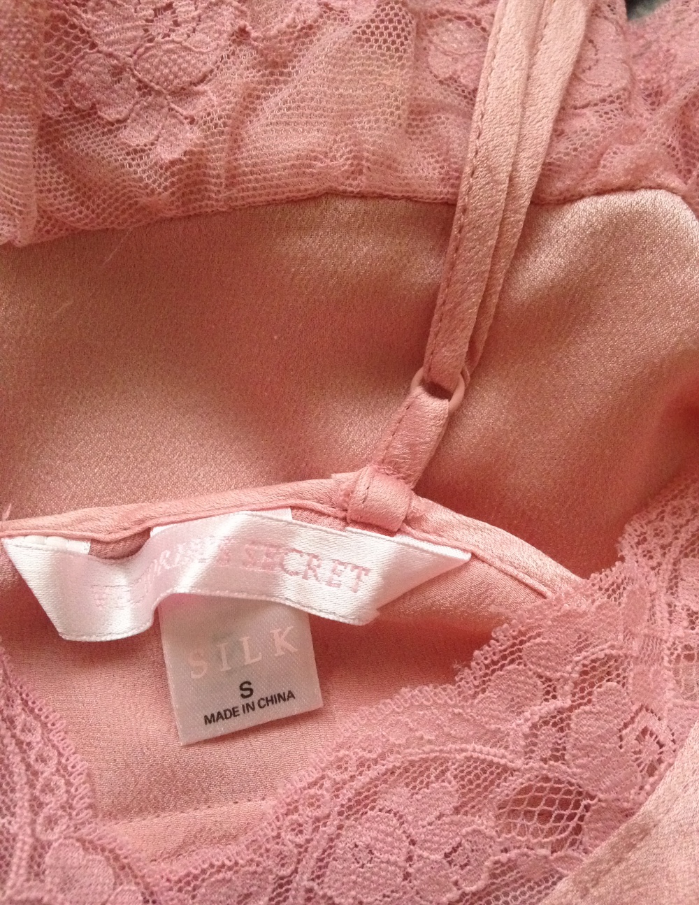 Victoria's Secret 100% Silk Baby Pink Babydoll Nightie Lace and Ruffles, комплект - топ-сорочка и стринги, размер S