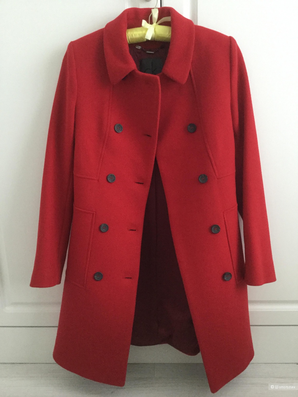 Пальто красное Calvin Klein, на 42 русский размер
