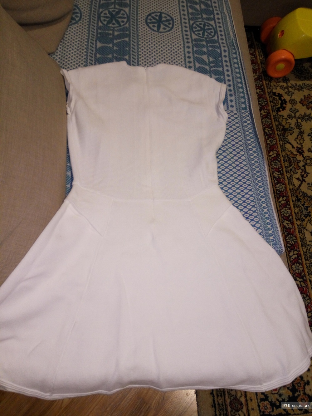 Короткое приталенное платье с вышивкой в стиле барокко ASOS