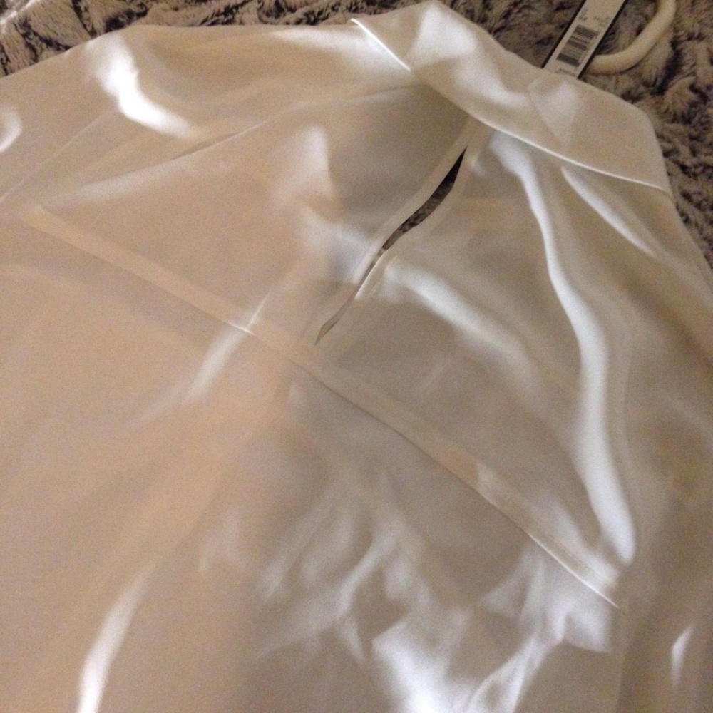 Блузка-рубашка от   Tahari на xs-m в молочном цвете