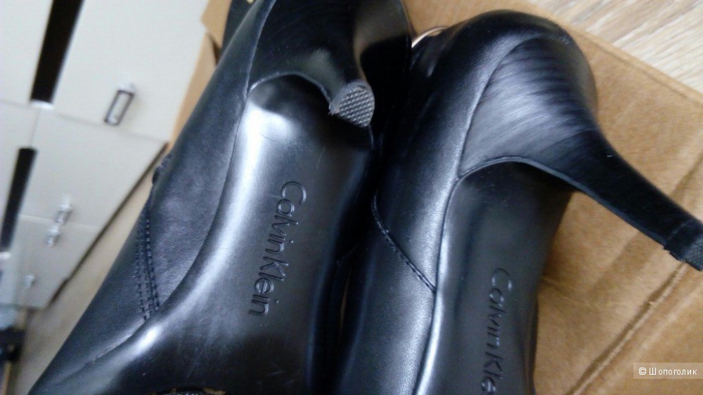 Кожаные демисезонные сапоги calvin klein rikita,размер 6 ,новые