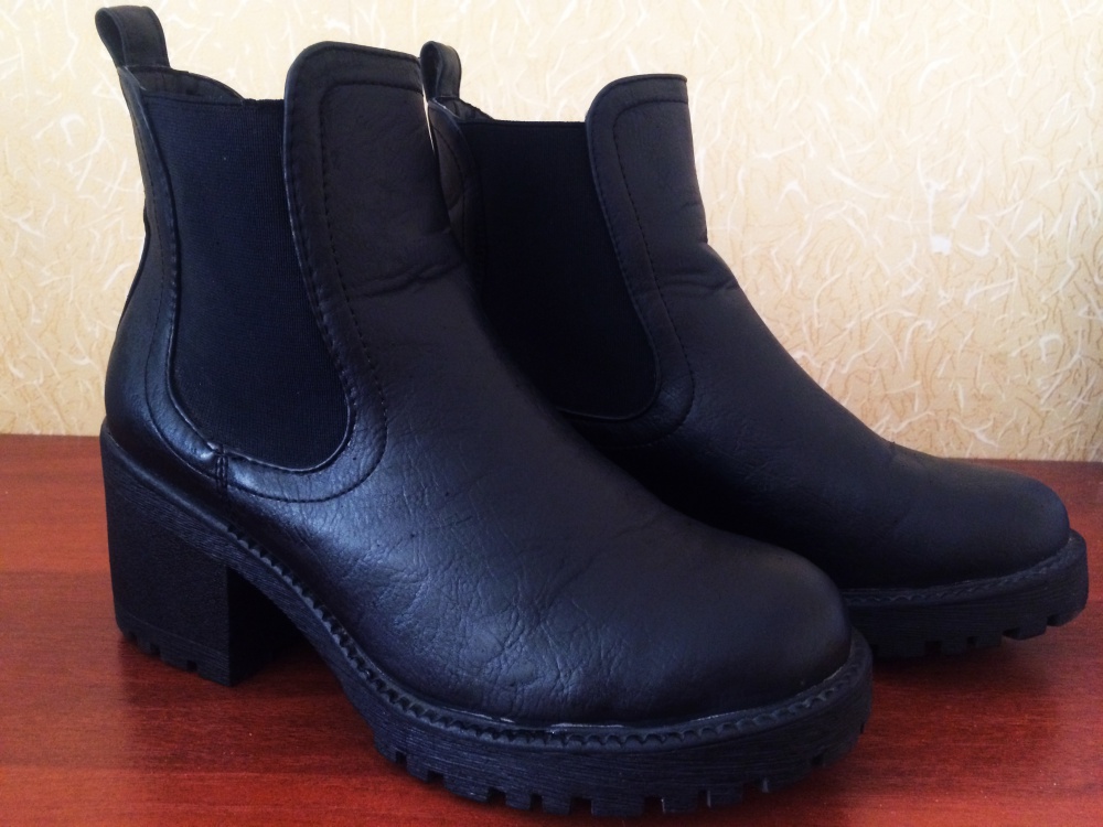 Чёрные массивные ботинки челси на низком каблуке New Look (6 UK)