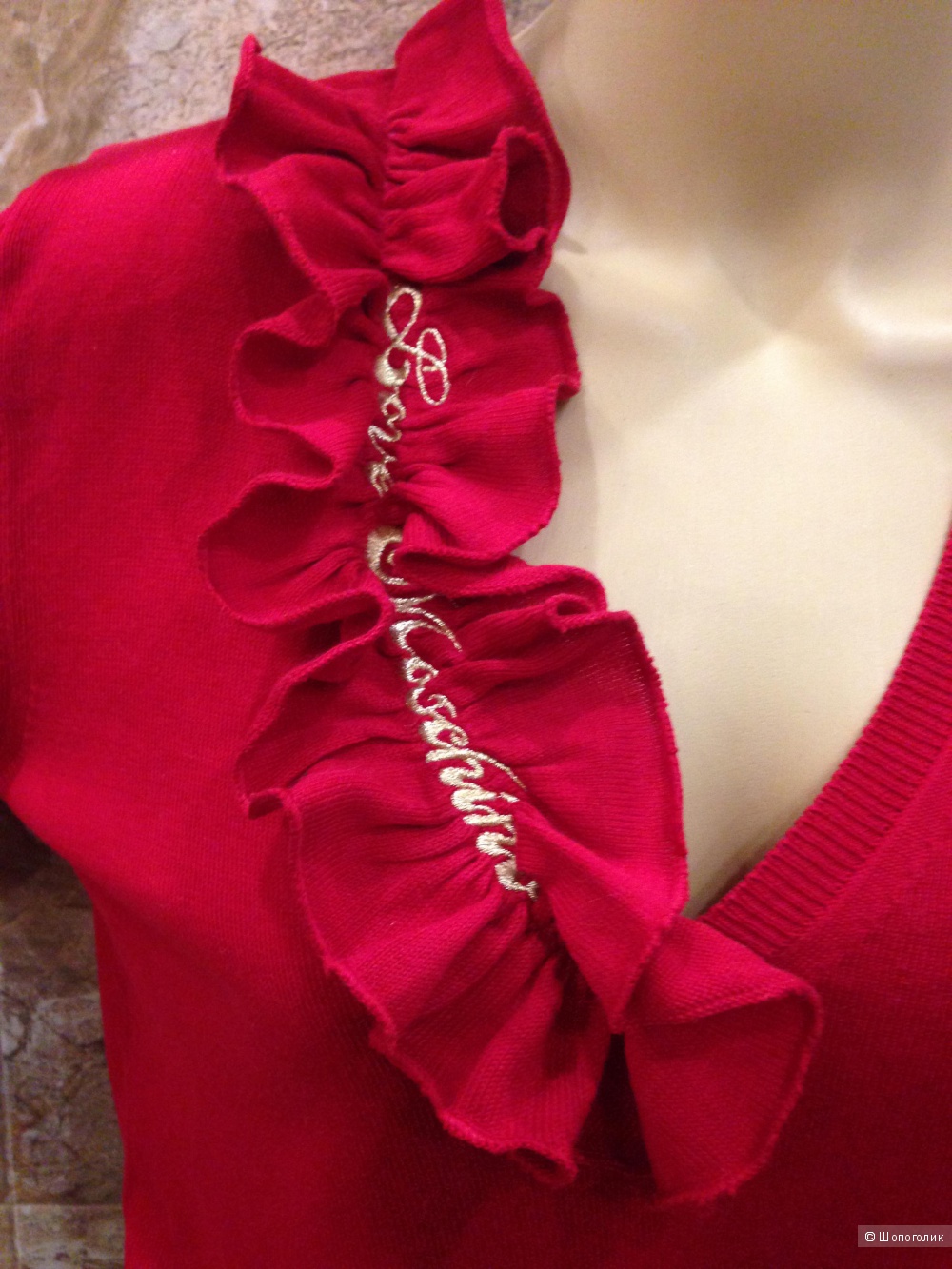 Love Moschino красивый красный свитерок р.S