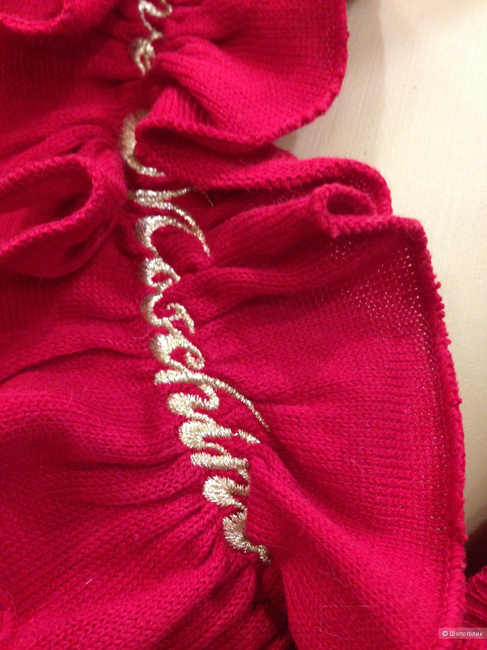 Love Moschino красивый красный свитерок р.S