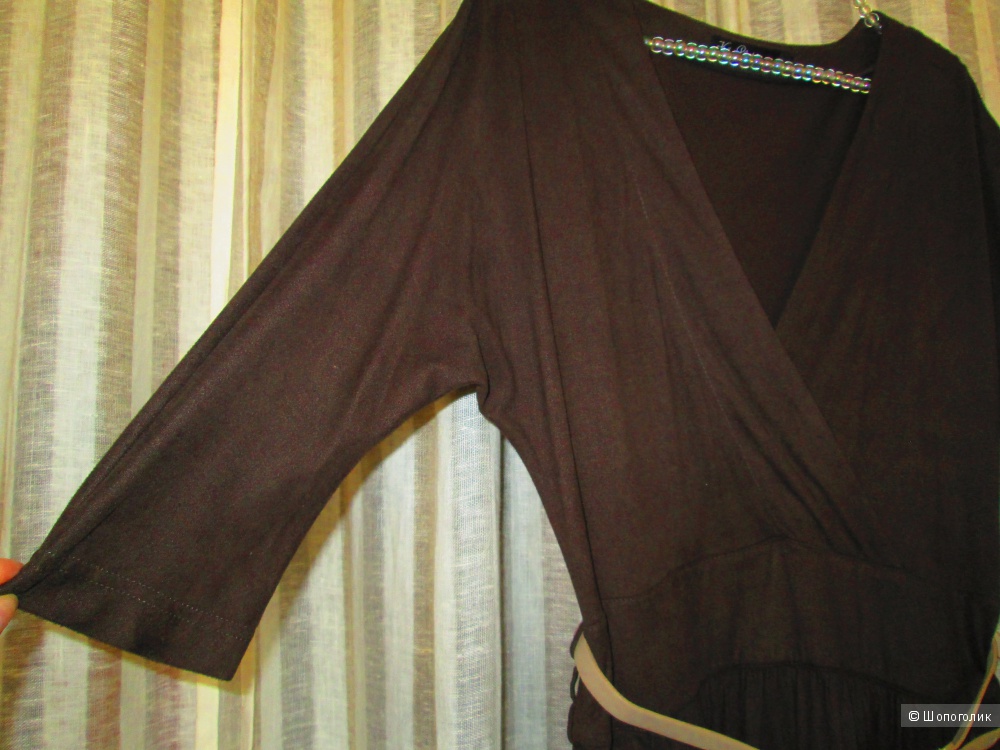 Платье "Кira Plastinina",шоколадное,интересная модель,размер L(44~46).Полиэстер.