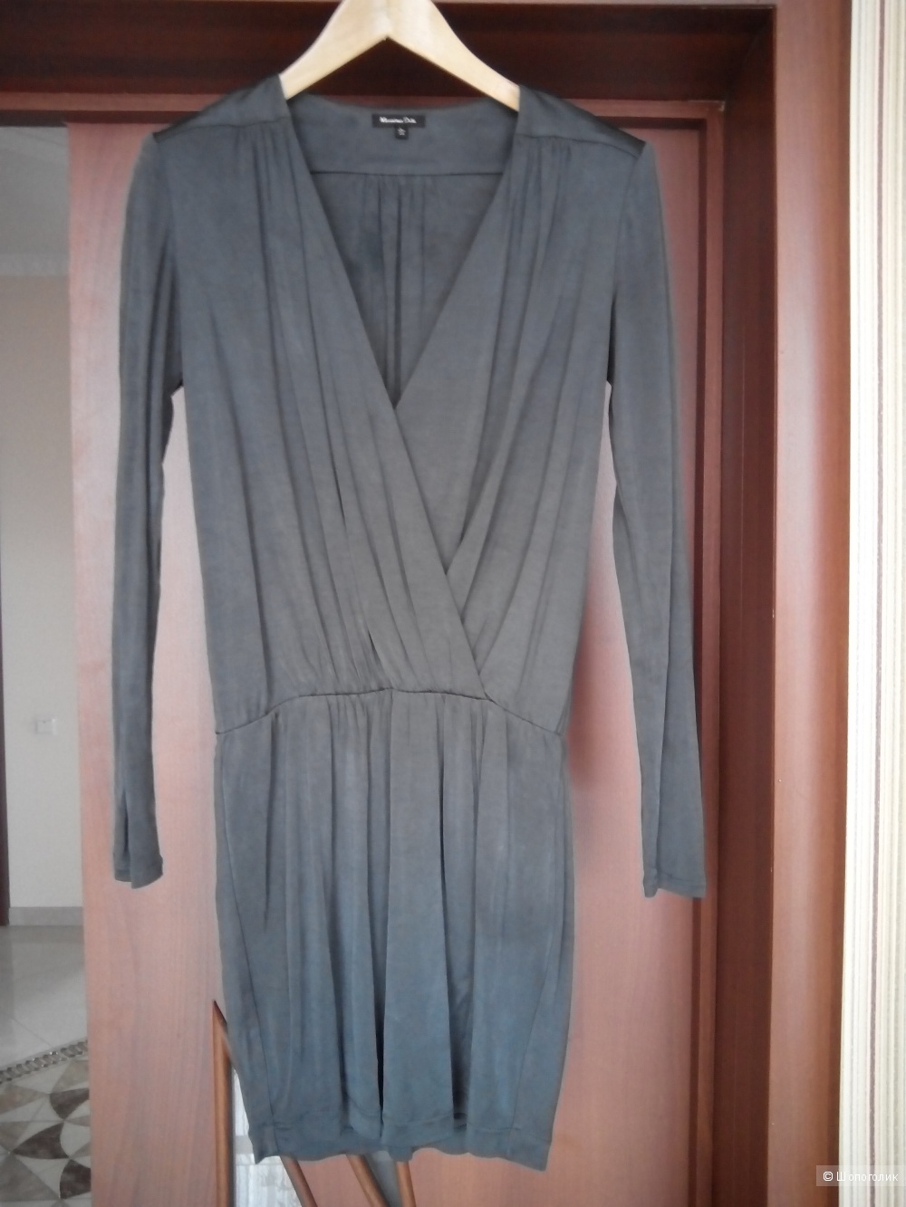 Красивое платье из струящейся вискозы Massimo Dutti размер Л