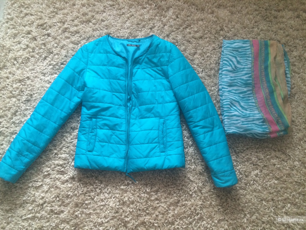 Куртка Kira Plastinina +шарфик, 42 размер