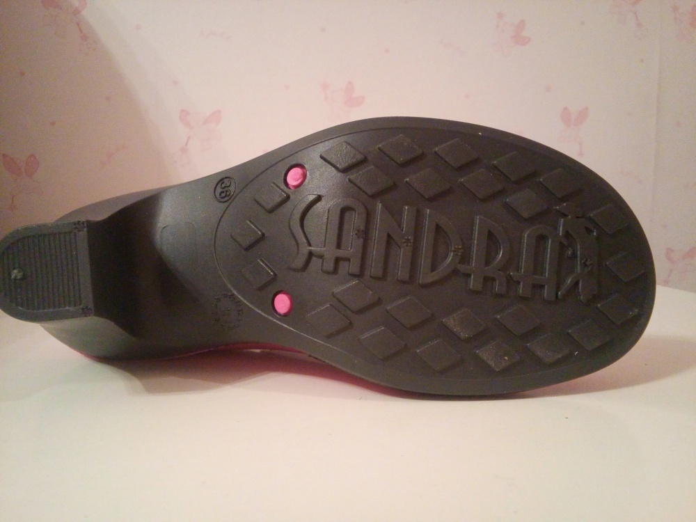 Новые резиновые  ботинки от SANDRA, 36 размер