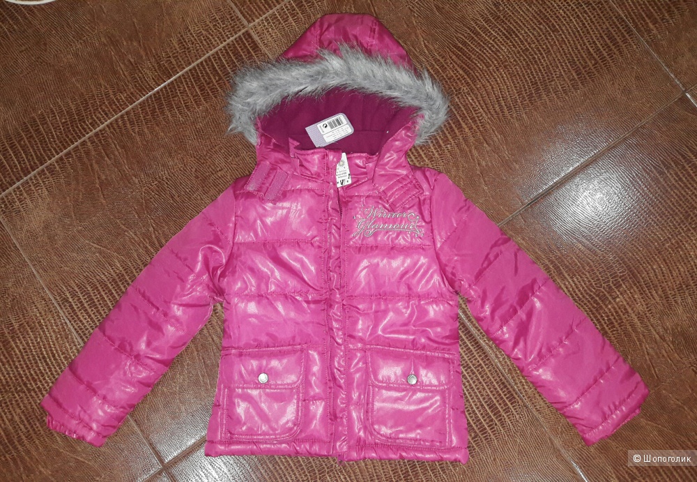 Куртка утепленная на девочку 6-7 лет.