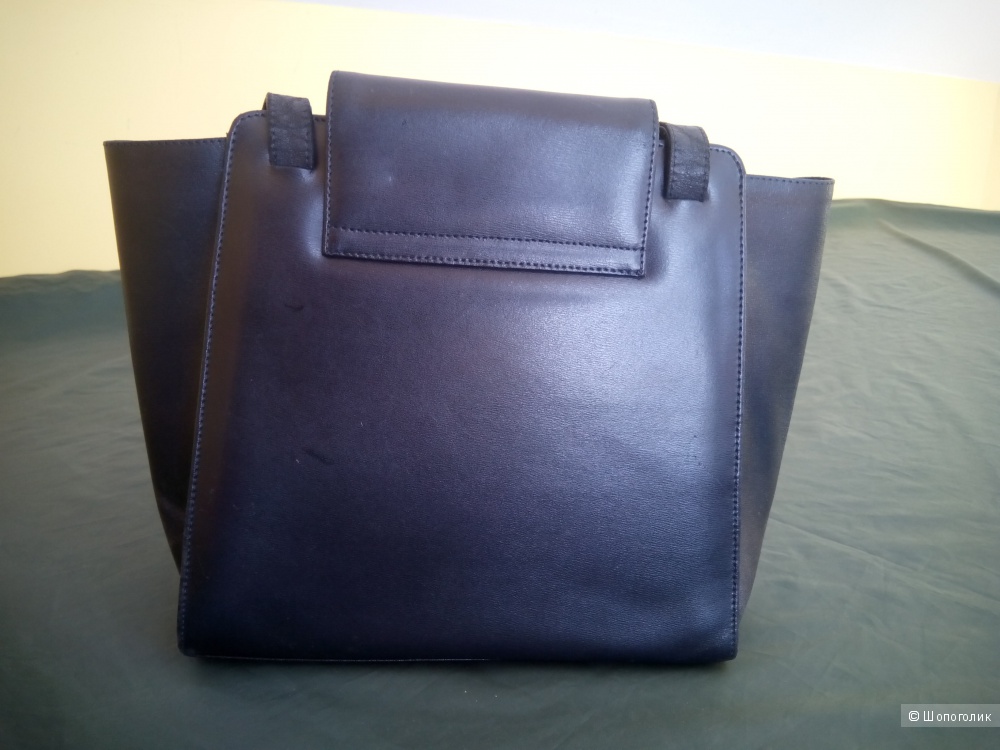 Натуральная кожаная сумка темно-синего цвета Mandarina Duck