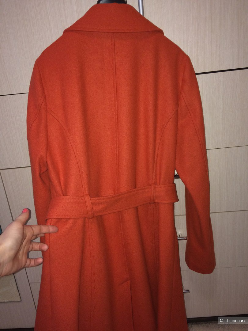 Коралловое пальто с поясом 46-48разм.